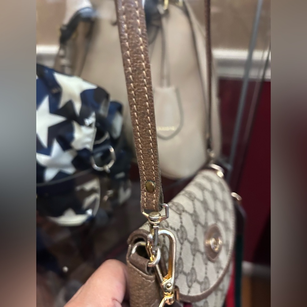 Vintage Gucci Crossbody in EUC - Picture 12 of 14